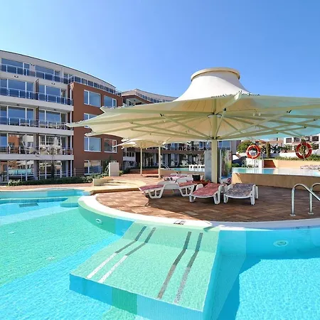 Апартамент B28 Sunny Island Chernomorez *