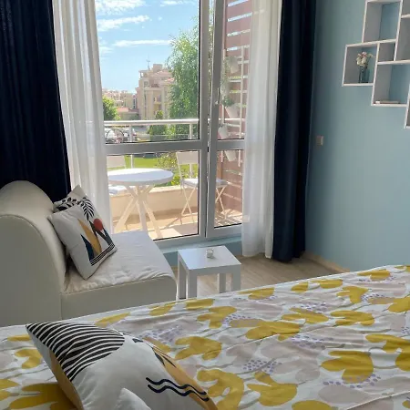 B28 Sunny Island Chernomorez Lejlighed