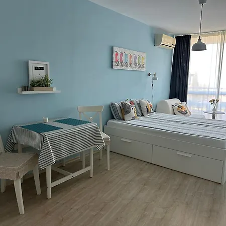 B28 Sunny Island Chernomorez 아파트 *